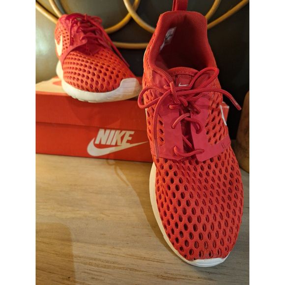 Nike Roshe One Flight Red Size 5.5 Youth 705485-601 - Picture 1 of 11